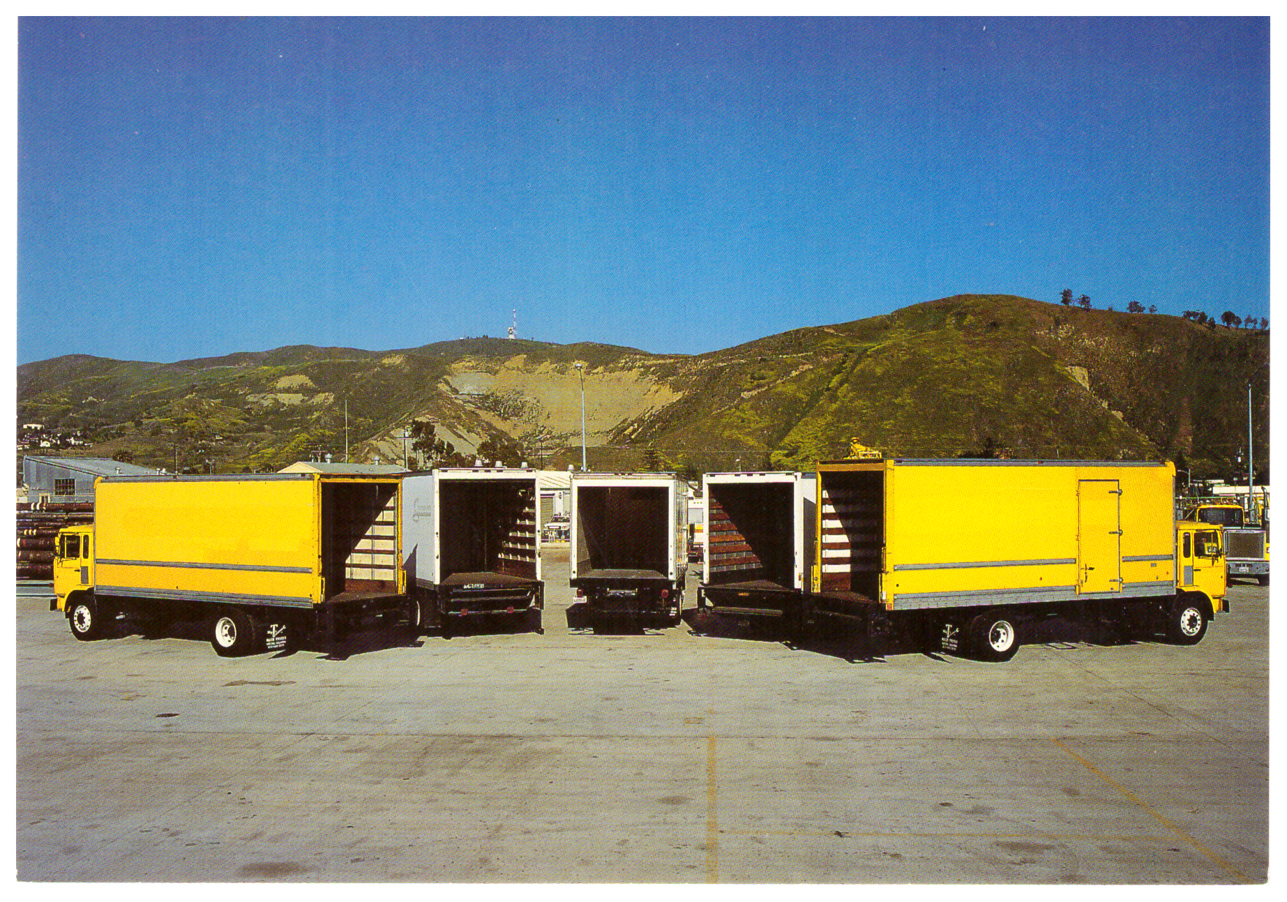 <p>Einladungskarte zur Ausstellung "Jennifer Bolande", Kunstraum München e.V., 1995, Drucksache, 10.4 × 15.2 cm</p>
