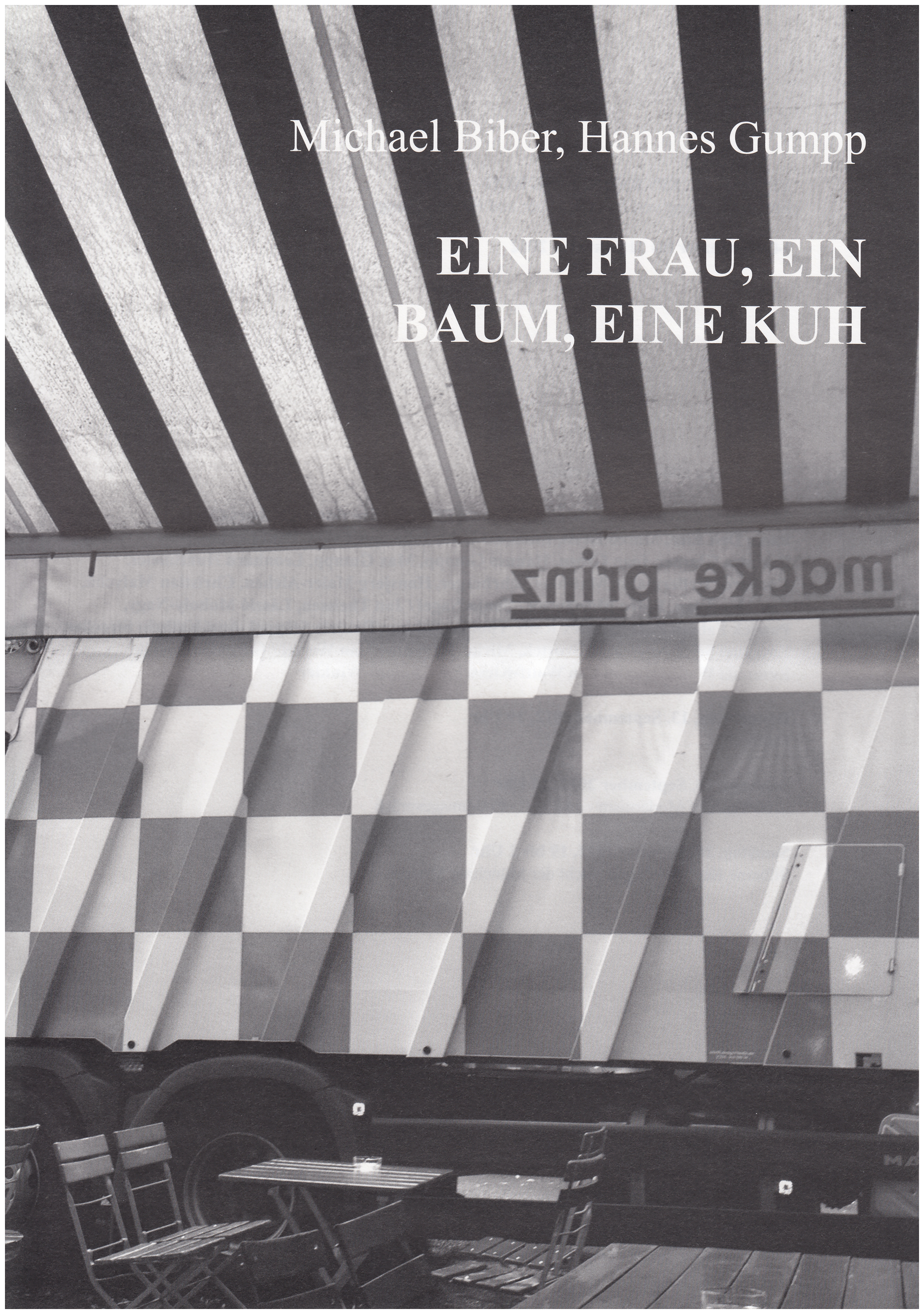 <p>Einladungskarte zur Ausstellung "Ruth Höflich. Eine Frau, ein Baum, eine Kuh, Michael Biner, Hannes Gumpp", Kunstraum München e.V., 2012, Drucksache, 29.7 x 21 cm</p>