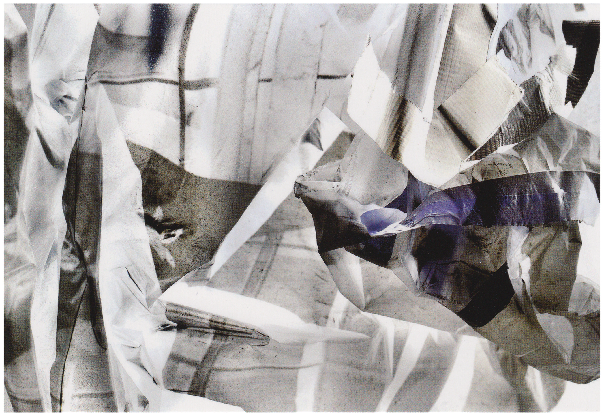 <p>Einladungskarte zur Ausstellung "Astrid Busch. weder Wüste noch Wald", Kunstraum München e.V., 2021, Drucksache, 12 x 17.5 cm</p>