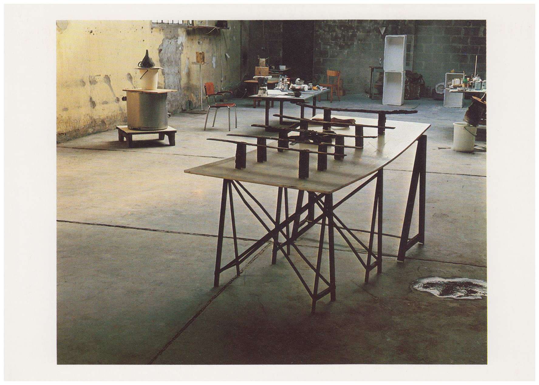 <p>Einladungskarte zur Ausstellung "Meuser", Kunstraum München e.V., 1983, Drucksache, 10.5 x 14.9 cm</p>
