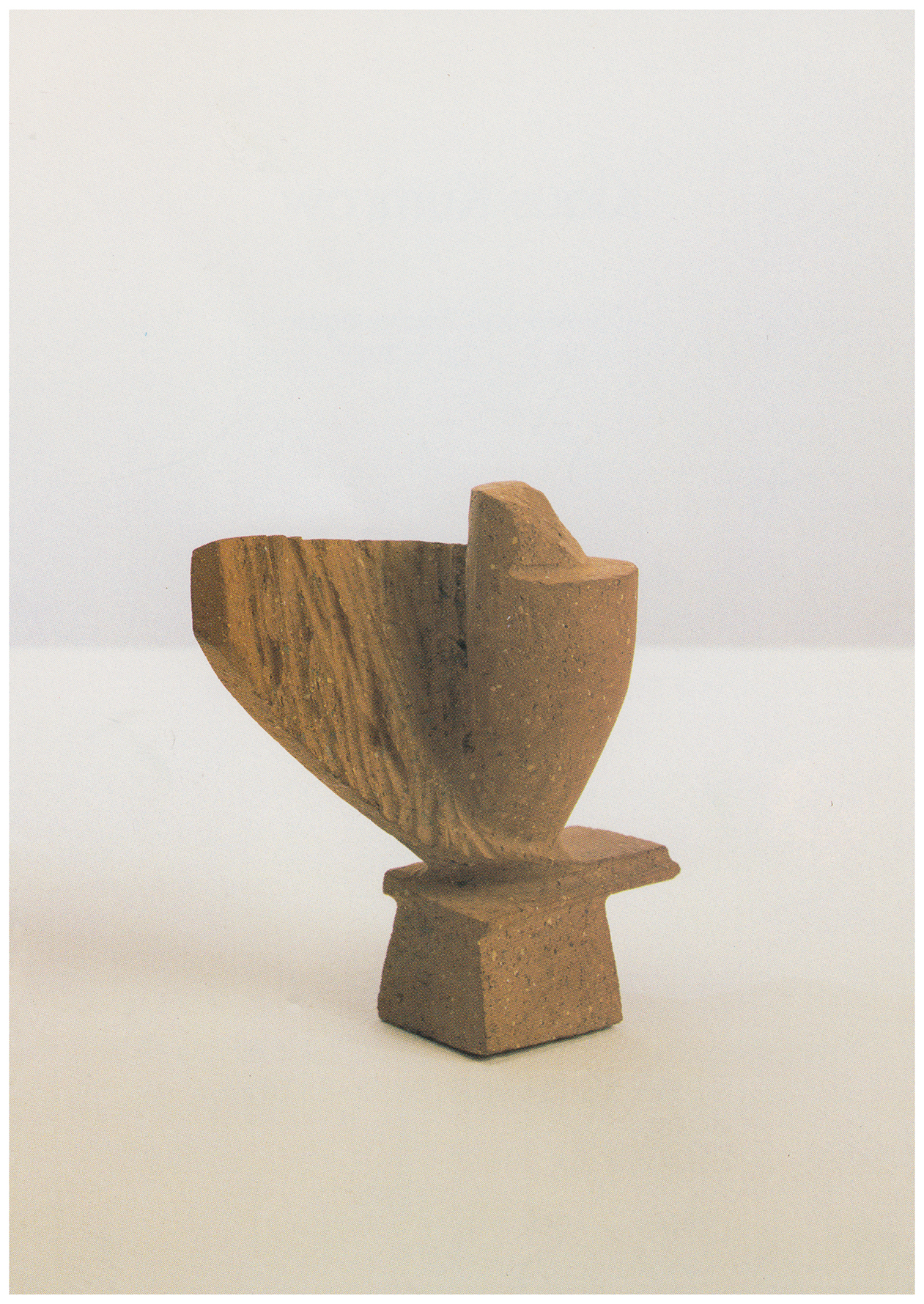 <p>Einladungskarte zur Ausstellung "Klaus Kumrow, Objekte + Zeichnungen", Kunstraum München e.V., 1987, Drucksache,</p>